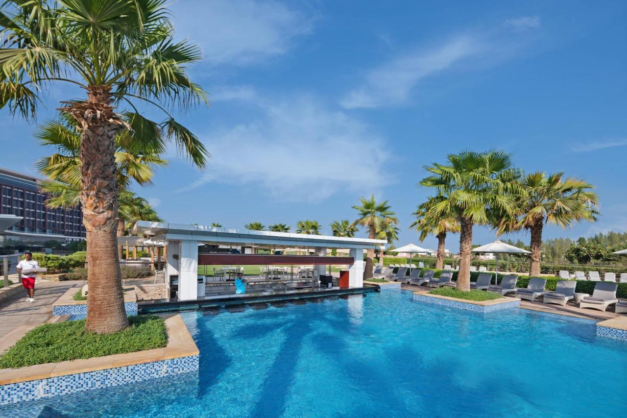 Marriott Hotel Al Forsan, Abu Dhabi Exterior photo The swimming pool at the hotel