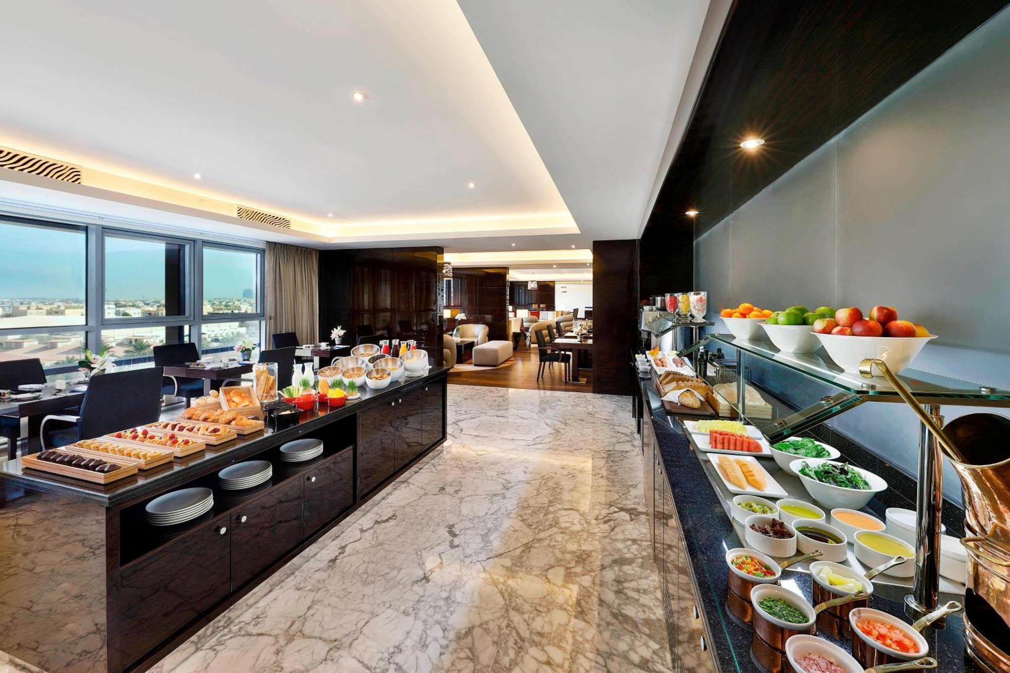 Marriott Hotel Al Forsan, Abu Dhabi Exterior photo Club Lounge at the hotel